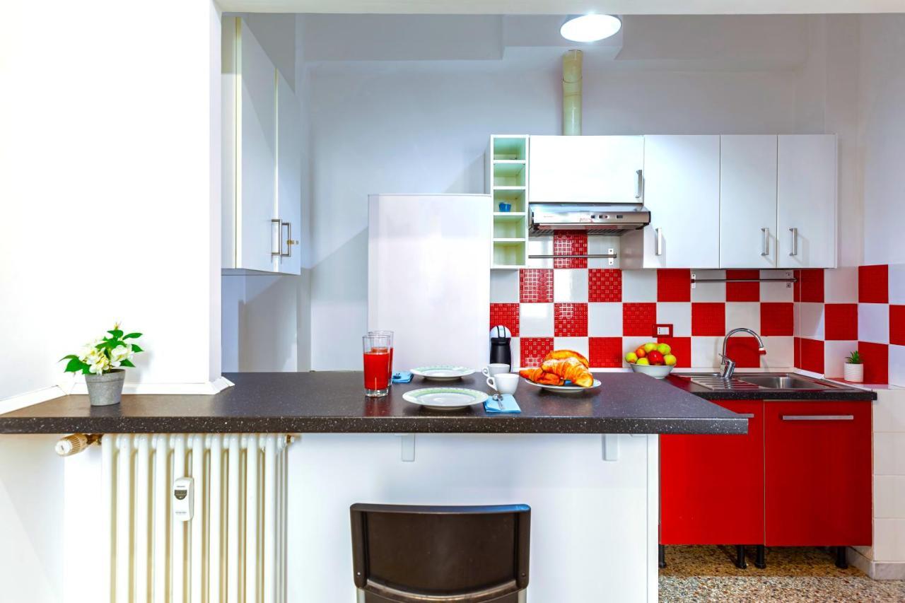 Hostly - Sant'Orsola Suite Apartment Рим Экстерьер фото